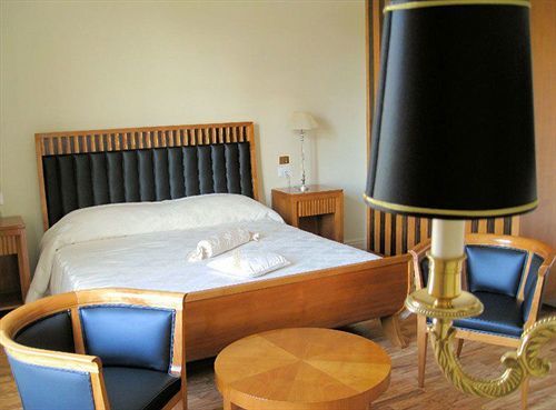 Hotel Certosa ปาดูลา ภายนอก รูปภาพ